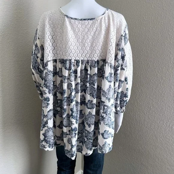 Free People Women Moon River Blouse Size L Blue White Peasant Floral Roses - Picture 9 of 9